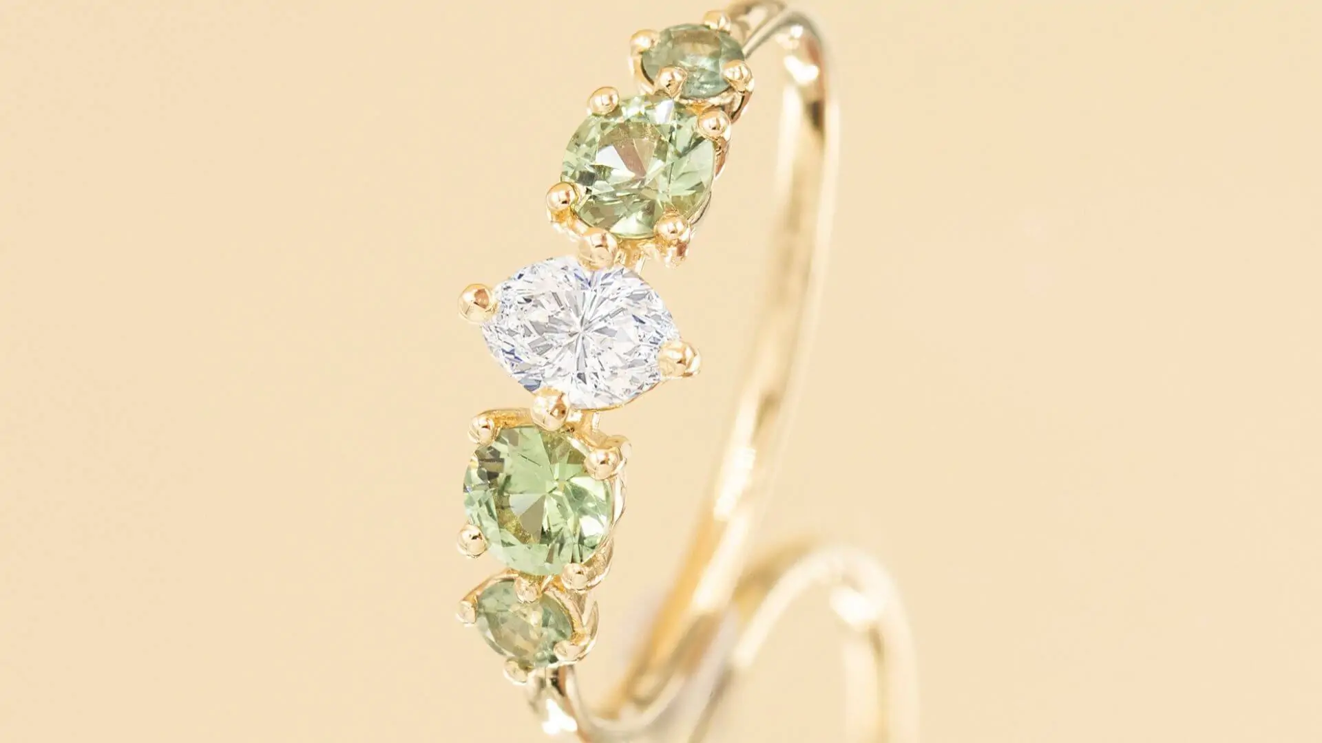 inel-logodna-diamant-natural-oval.jpg