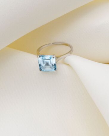 inel-blue-margarita-topaz-natural-aur