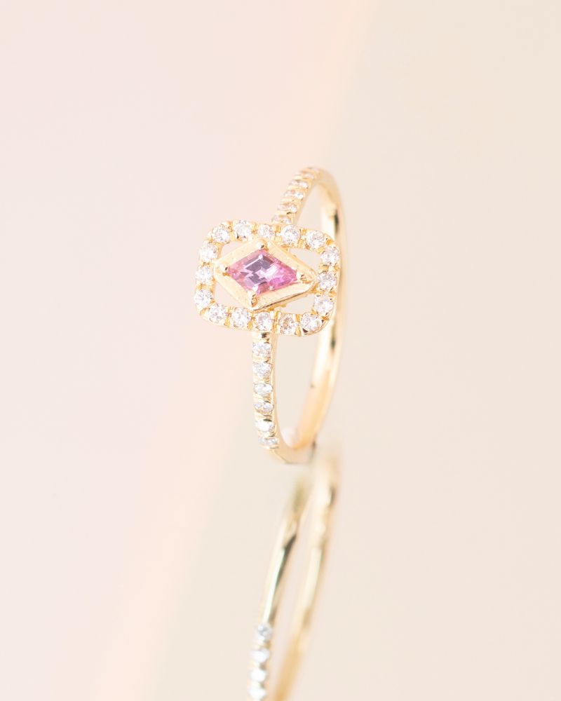 inel-cerere-casatorie-safir-roz-diamante-naturale