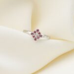 inel-logodna-model-safire-roz-diamant-princess