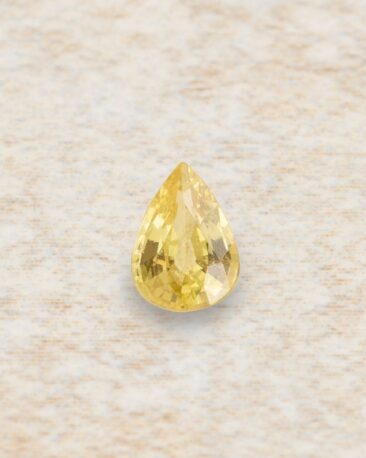 safir-natural-galben-intens-taietura-para