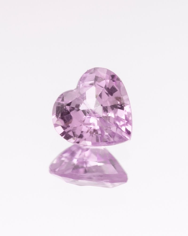 safir-natural-inimioara-lila