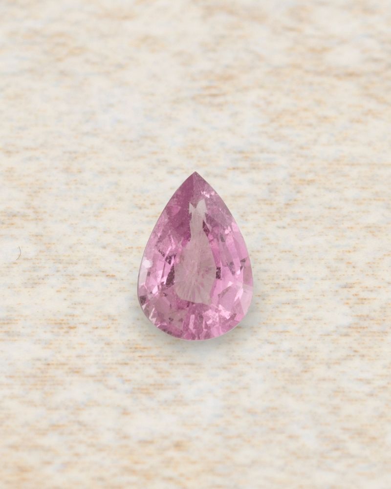 safir-natural-lila-taietura-para