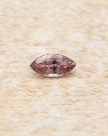 safir-natural-marchiza-roz-inchis