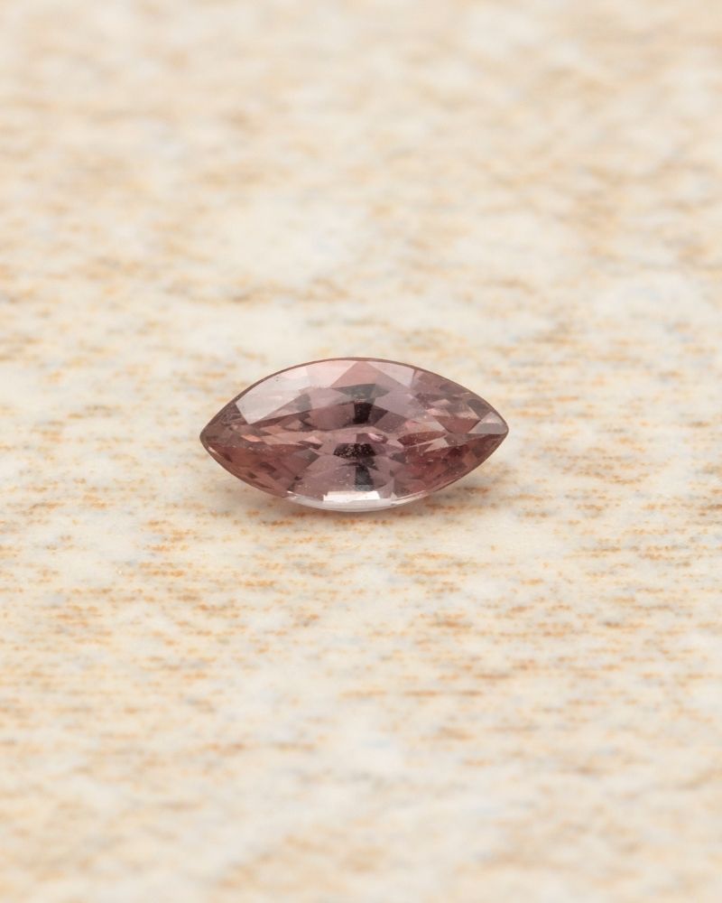safir-natural-marchiza-roz-inchis
