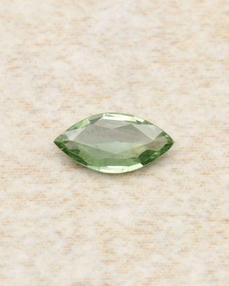 safir-natural-marchiza-verde-deschis