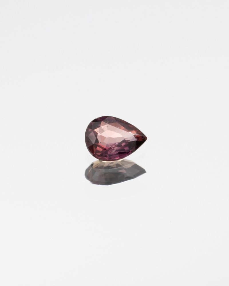 safir-natural-para-rosu-cafeniu