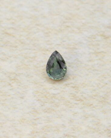 safir-natural-taietura-para-verde-albastru