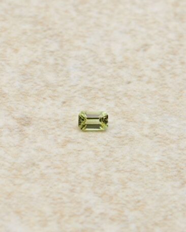 safir-natural-verde-crud-taietura-emerald