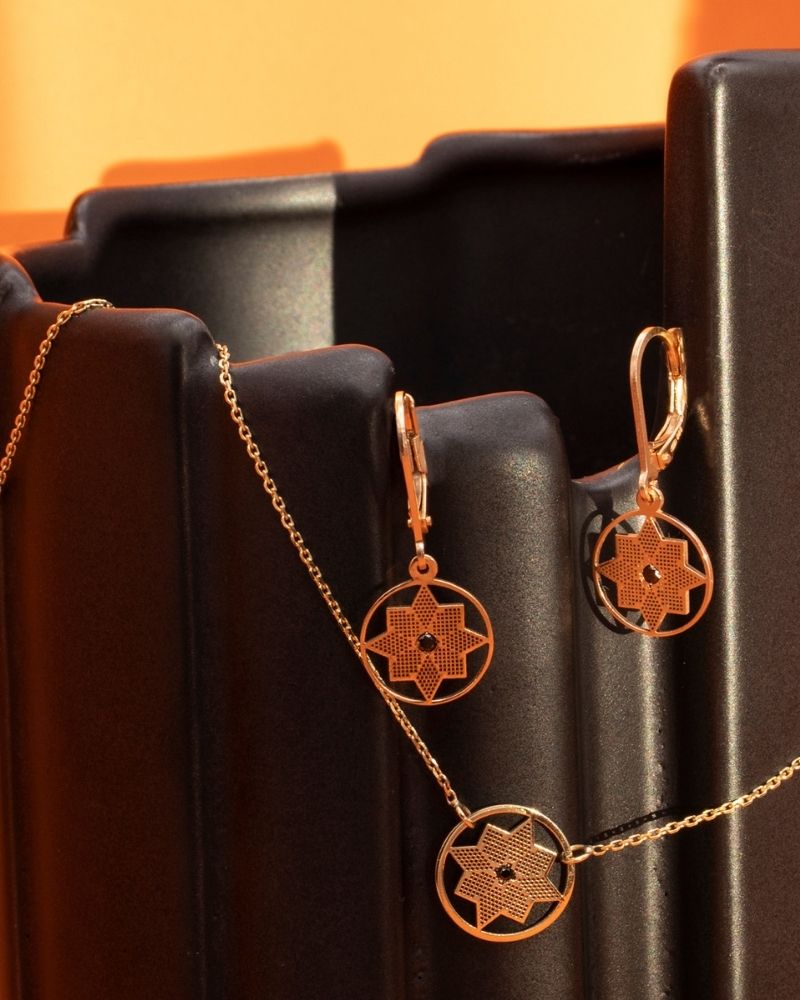 set-bijuterii-aur-diamante-negre