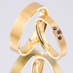 verighete-elegante-drepte-aur-galben-diamante-negre