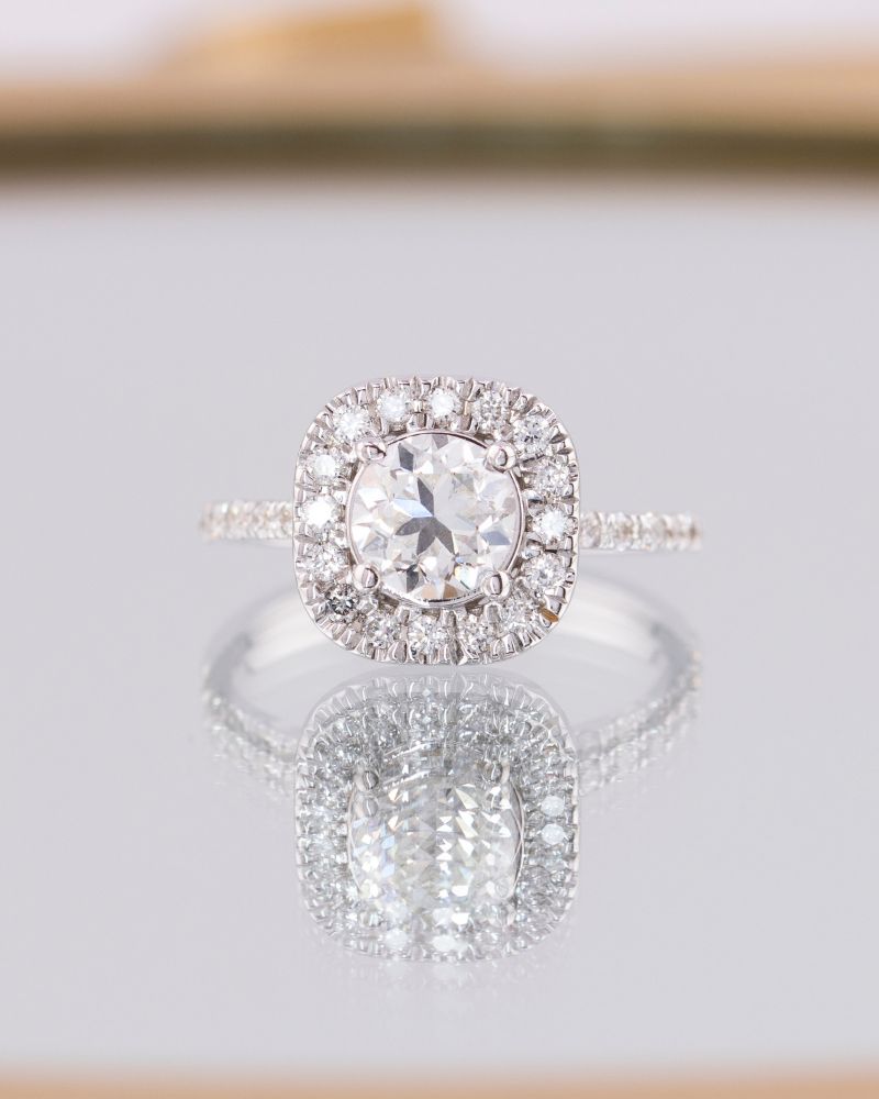 inel-aur-alb-logodna-la-comanda-diamante-naturale