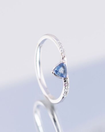 Inel INTO THE BLUE cu Safir si Diamante Naturale, Aur Alb 14K