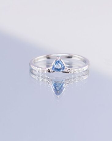 Inel INTO THE BLUE cu Safir si Diamante Naturale, Aur Alb 14K