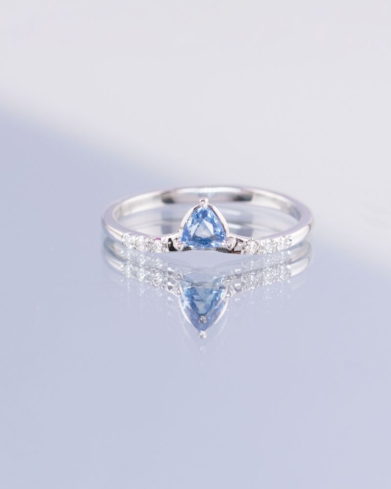 inel-dama-aur-alb-safir-albastru-diamante