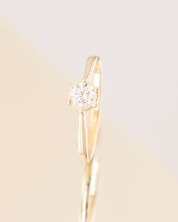 Inel de Logodna ONE LOVE cu Diamant Natural 0.5 ct, Aur Galben 14K