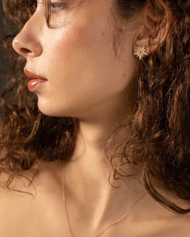 cercei-dama-floare-de-colt-diamante