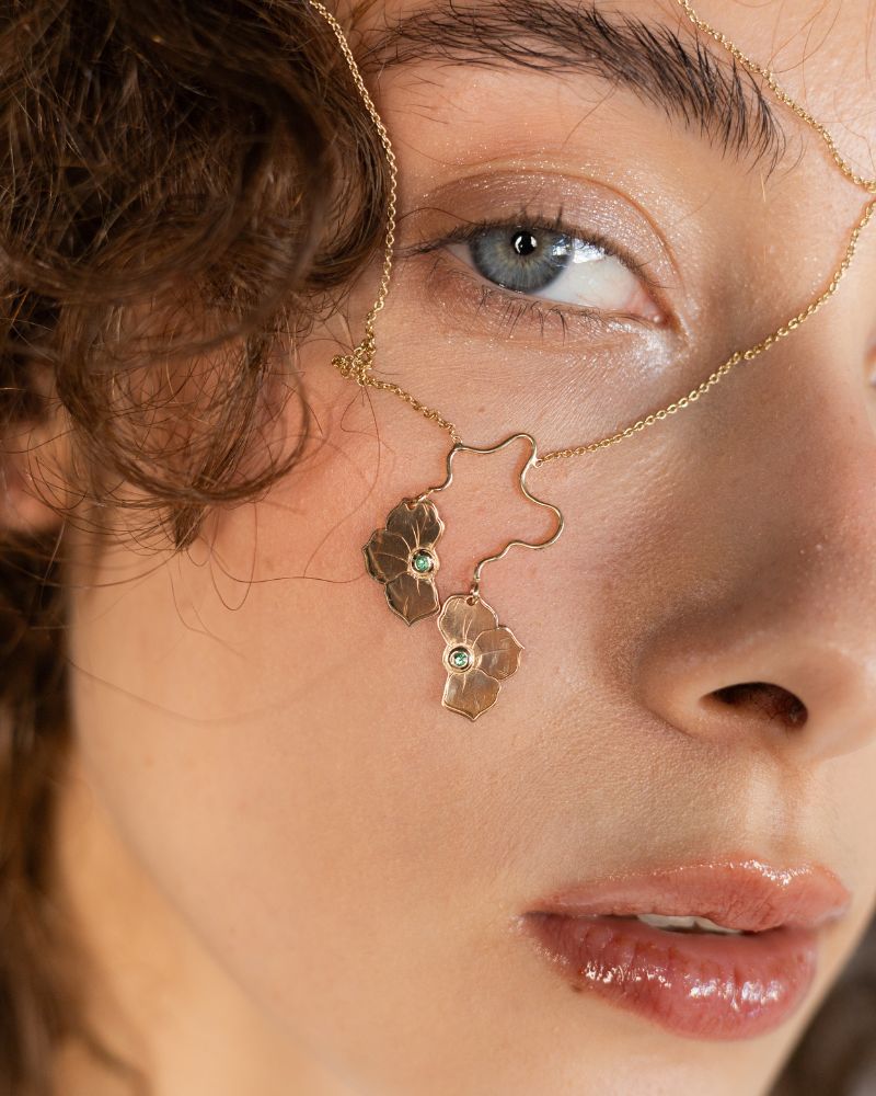 colier-dama-aur-diamante-verzi-flori-deosebite