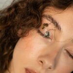 colier-dama-aur-diamante-verzi-model-floral