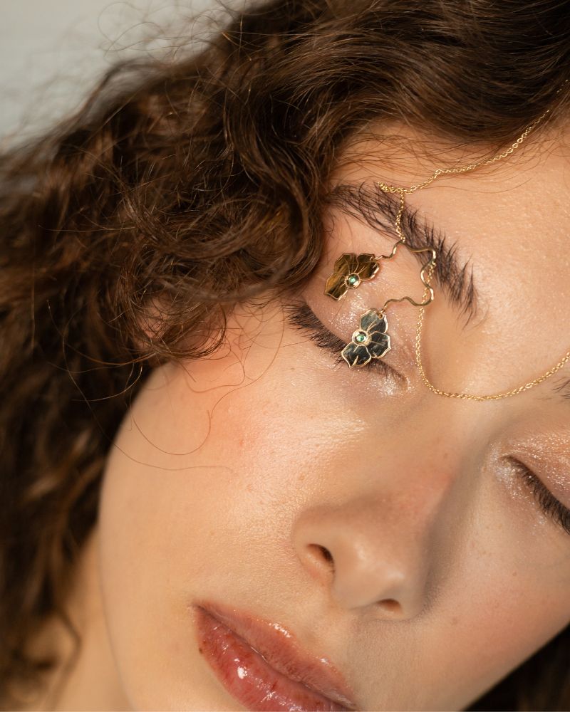 colier-dama-aur-diamante-verzi-model-floral