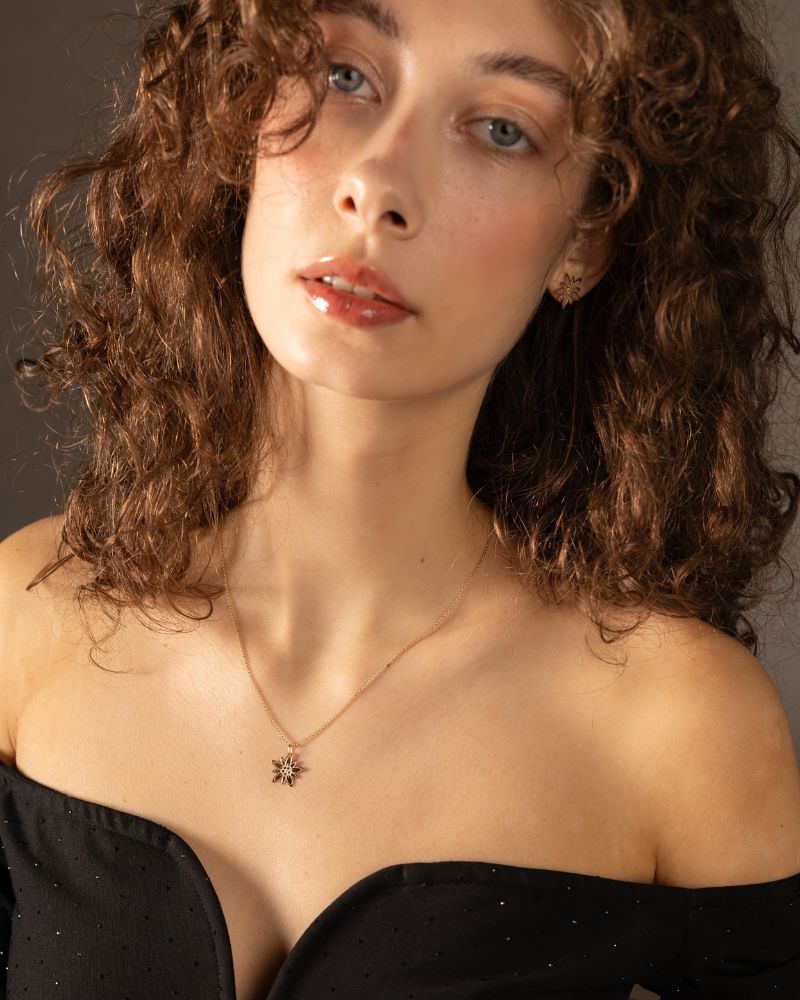 colier-dama-aur-floare-diamante