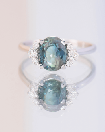 Inel OCEAN BLUE cu Safir Natural si Diamante Naturale, Aur Alb 14K