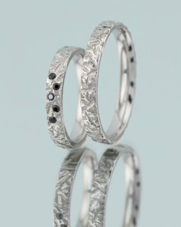 Verighete SWEET ADVENTURE cu 5 Diamante Naturale Negre, Aur Alb 14K