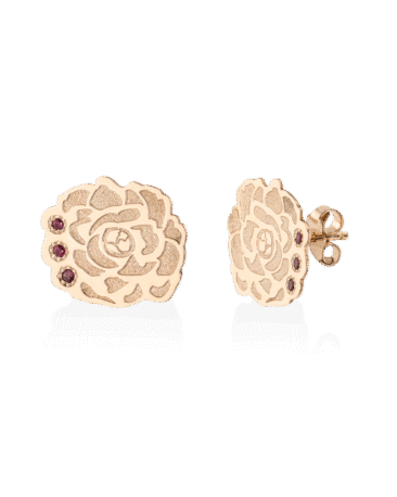 Cercei dama din aur galben 14K cu rubine naturale, model floral bujori, eleganti, realizati in atelierul IONA.