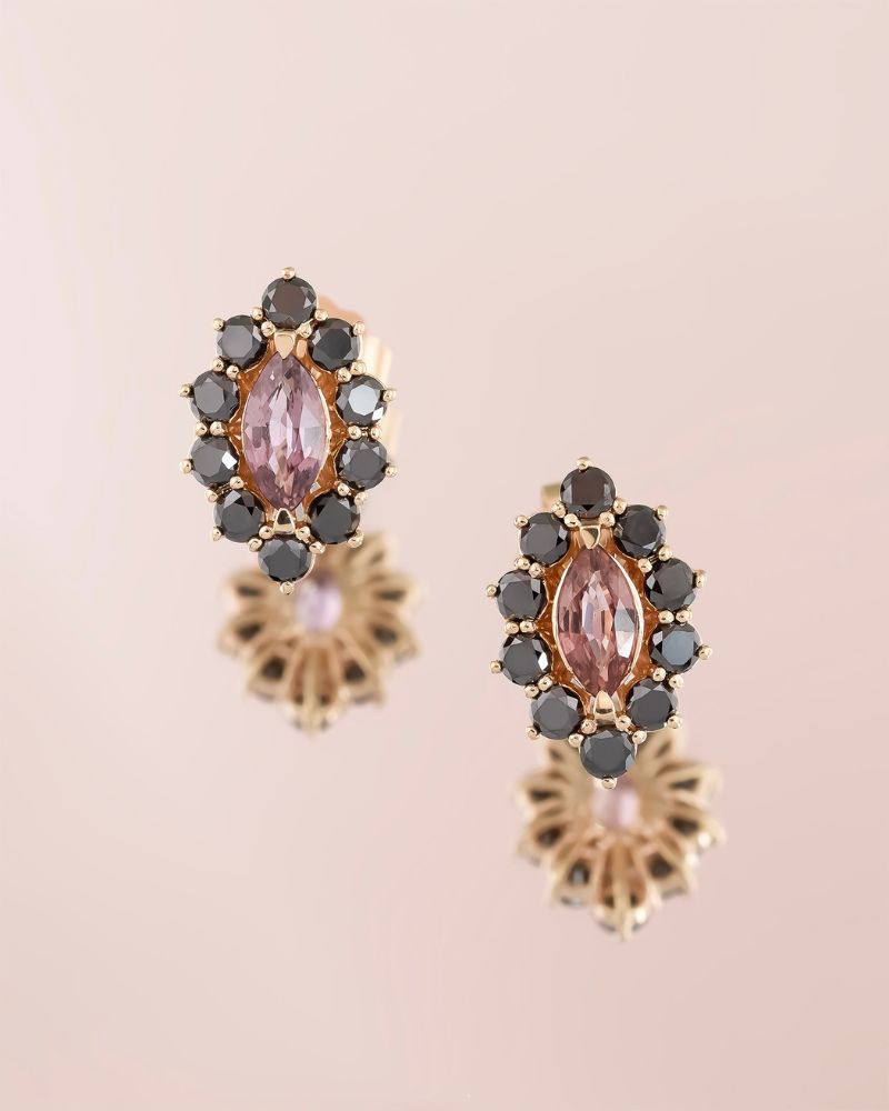 Cercei midnight roses unicati din aur galben 14k cu diamante si safire naturale.