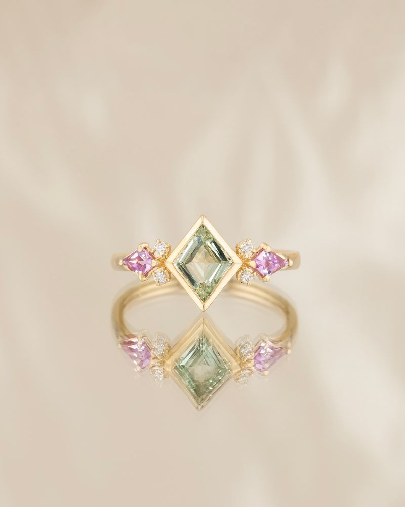 Inel unicat de dama IRIS din aur galben de 18k cu diamante naturale.