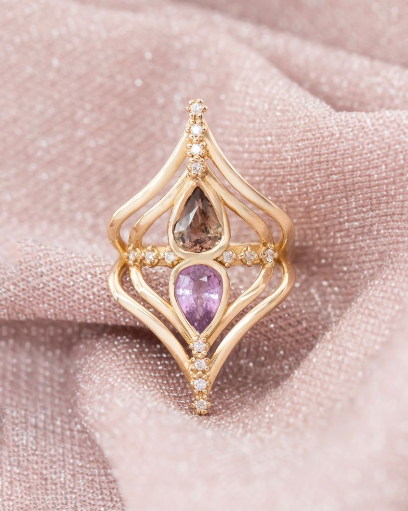 Inel unicat Under Armour de dama din aur galben 14k cu diamante si safire naturale,superb si elegant, realizat in atelierul IONA.
