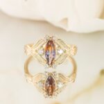 Inel unicat si deosebit vintage affair din aur 14k cu diamante si safir natural, design vintage.