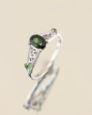 Inel de logodna FOREST WHISPER cu Safire Naturale Verzi, Aur Alb 14K