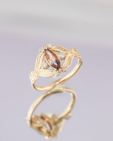 Inel unicat Vintage affair din aur galben 14k cu diamante si safir natural, exceptional.