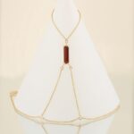 Bratara cu design oriental, din aur galben 14k cu granat natural, design realizat la IONA.