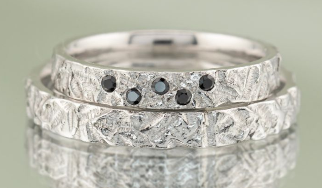 Verighete din aur alb 14k cu diamante naturale negre.