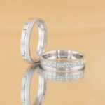 Verighete late personalizate din aur 14k cu diamante naturale.