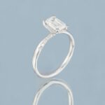 Inel de logodna cu diamante naturale taietura emerald din aur alb 14k.