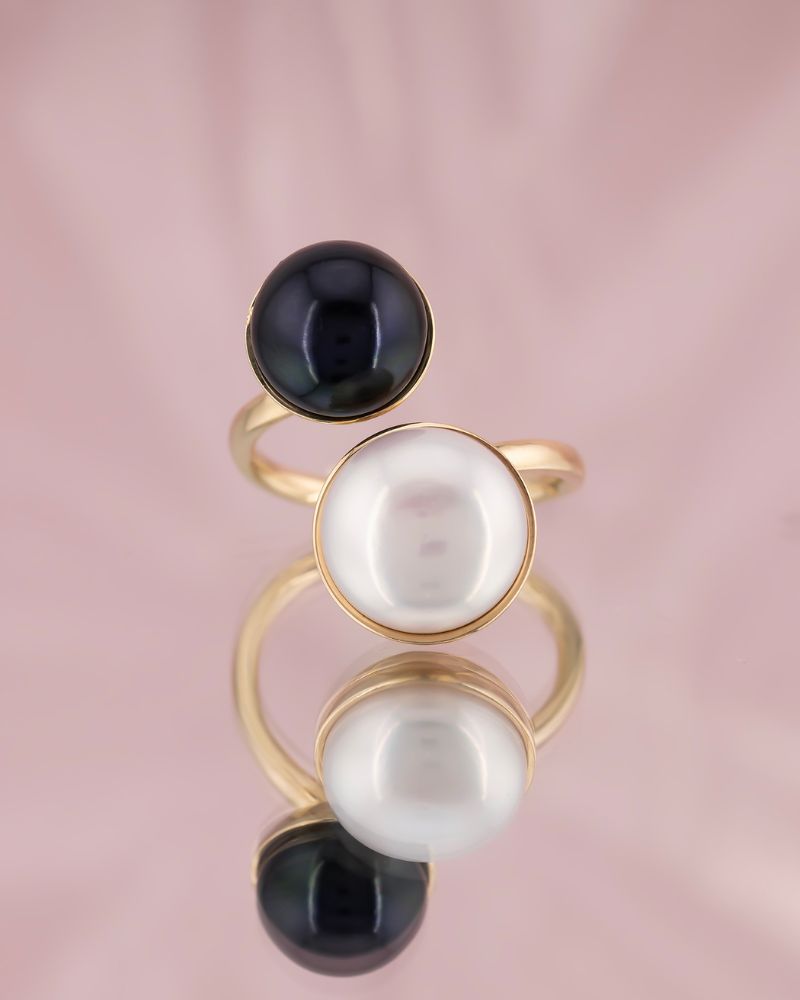 Inel Unicat WHEN LIGHT MEETS DARK cu Perle Naturale de Cultura, Aur Galben 14K