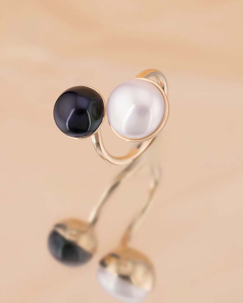 Inel Unicat WHEN LIGHT MEETS DARK cu Perle Naturale de Cultura, Aur Galben 14K