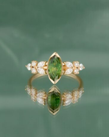 Inel NATURE’S GRACE cu Safir Natural Central si Diamante Lab-grown, Aur Galben 14K