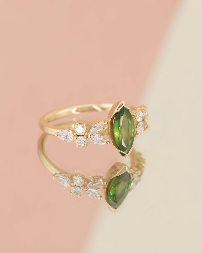 Inel custom made din aur 14k cu diamante si safir.