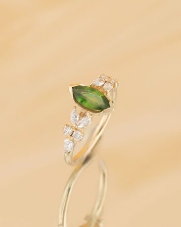 Inel NATURE’S GRACE cu Safir Natural Central si Diamante Lab-grown, Aur Galben 14K