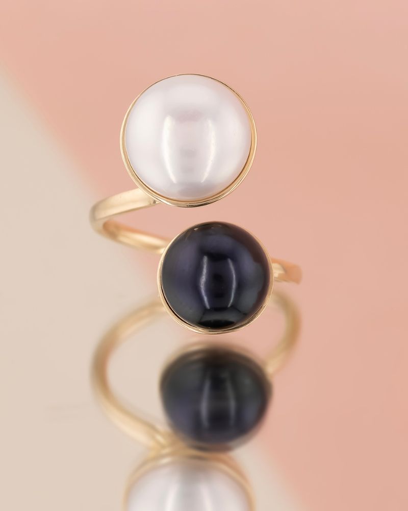Inel Unicat WHEN LIGHT MEETS DARK cu Perle Naturale de Cultura, Aur Galben 14K