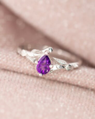 Inel de logodna PARFUM DE LAVANDA cu Ametist Natural, Aur Alb 14K
