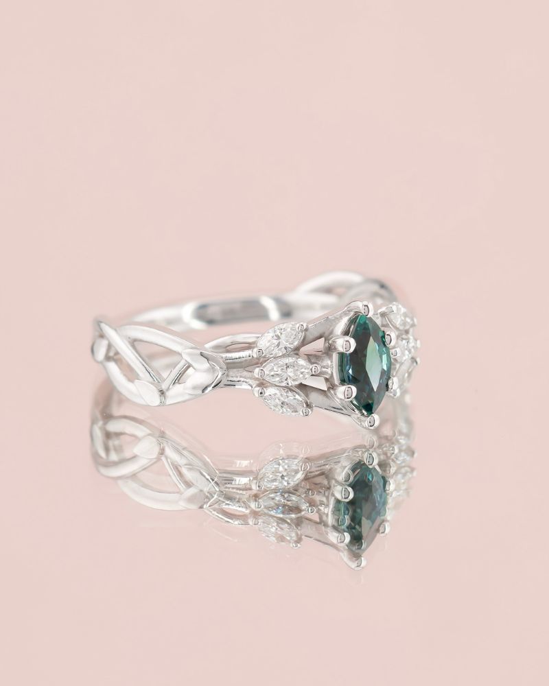 Inel de logodna ROYAL GREEN cu Safir Natural si Diamante Lab-grown, Aur Alb 18K