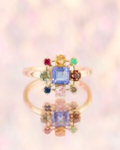 Inel JOIE DE VIVRE cu Tanzanit Natural Central si Pietre Pretioase Naturale de Accent, Aur Galben 14K