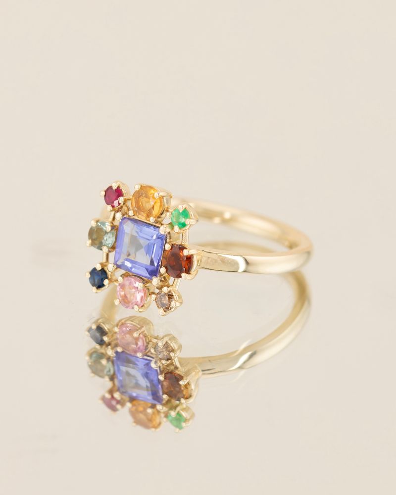 Inel JOIE DE VIVRE cu Tanzanit Natural Central si Pietre Pretioase Naturale de Accent, Aur Galben 14K