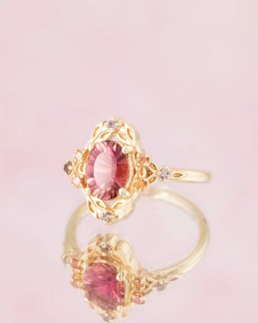 Inel Unicat HYPNOTIQUE cu Turmalina Naturala - Concave Cut si Safire Naturale, Aur Galben 14K