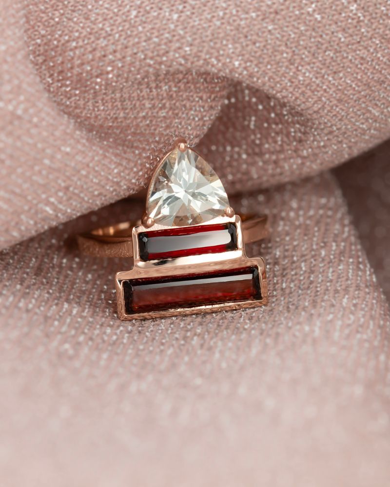 Inel Unicat FIRE & ICE cu Prasiolit Natural si Granate Naturale, Aur Roz 14K